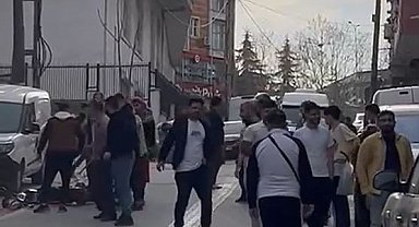 Esenyurt'ta bir şahıs motosikletiyle kavga edenlerin arasına daldı: O anlar böyle görüntülendi
