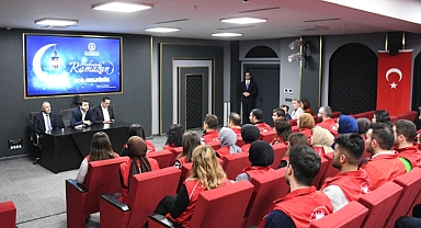 Gençlik Hizmetleri Genel Müdürü Dr. Enes Efendioğlu, Balıkesir’de Gençlik Liderleri ile İstişare Toplantısı Gerçekleştirdi