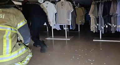 Giyim mağazasının tavanı çöktü