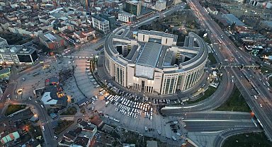İstanbul Adalet Sarayı önünde alınan güvenlik önlemi havadan görüntülendi