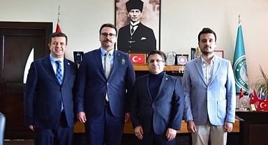 İstanbul Balıkesirliler Derneği Başkanı Av. Mehmet Fatih Önsöz, Balıkesir Üniversitesi Rektörü Prof. Dr. Yücel Oğurlu’yu Ziyaret Etti