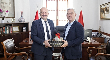 İvrindi Belediye Başkanı Önder Lapanta’dan Bergama Belediye Başkanı Tanju Çelik’e Ziyaret
