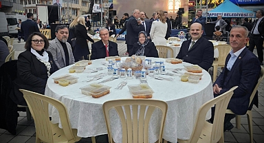 İvrindi Belediye Başkanı Önder Lapanta, İftar Programına Katıldı