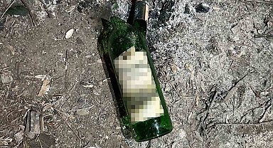 Katili içki şişesindeki parmak izi yakalattı