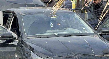 Küçükçekmece'de araca silahlı saldırı: 1 ölü, 1 yaralı