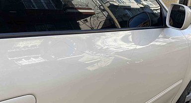 Küçükçekmece'de bir kadın dükkan önüne park ettiği aracını görünce büyük şok yaşadı