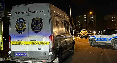 Küçükçekmece'de şüpheli araçtan cephanelik çıktı