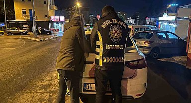 Maltepe'de taksi ve minibüs şoföründen peş peşe ihlal kamerada