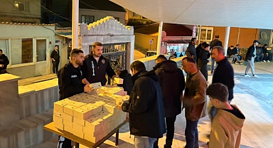 Marmara Adalar Belediyesi, Kadir Gecesi’nde Kandil Simidi İkramı Yaptı