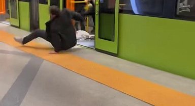 Metroda yaşlı adama hakaret etti, tekme tokat darp edilip araçtan atıldı