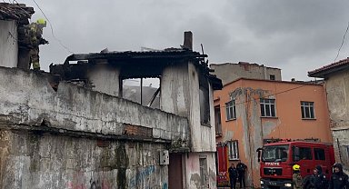 Metruk bina alevlere teslim oldu