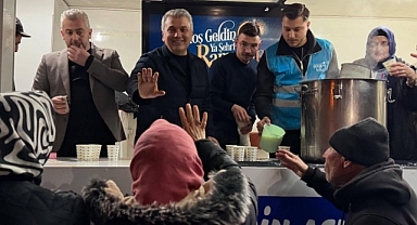 Milletvekili Mustafa Canbey, Karesi Solugan Camii’nde Vatandaşlarla Buluştu