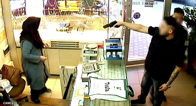 Silahla Kuyumcu Soymak İstediler, Korkup Kaçtılar