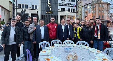 Sındırgı’da Galatasaray Taraftarlarından İftar Buluşması