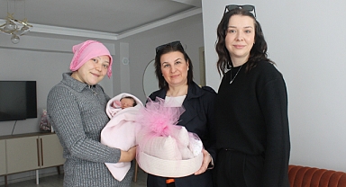 Susurluk Belediyesi'nden Hoş Geldin Bebek Projesi Kapsamında Yeni Doğan Bebeklere Ziyaret