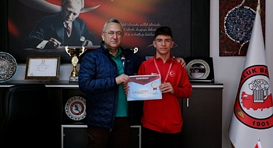 Susurluklu Güreşçi Kerem Harmankaya Türkiye Şampiyonası’na Katılmaya Hak Kazandı