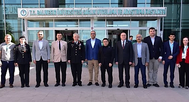 Tıp Bayramı’nda BAÜN Hastanesine Özel Ziyaret: Tümgeneral Nurettin Alkan ve Rektör Prof. Dr. Yücel Oğurlu, Sağlık Çalışanlarını Kutladı