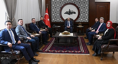 Türk Kızılay Balıkesir Şube Başkanı M. Burak Kelemençe, Vali İsmail Ustaoğlu'na Ziyaret Gerçekleştirdi