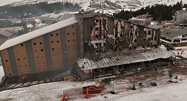 Uludağ'da yanan otel günün ağırınca dronla böyle görüntülendi