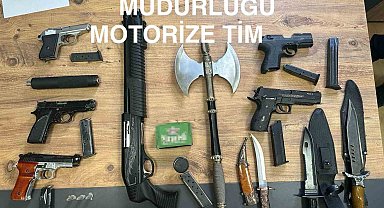 Uygulamadan kaçmak isteyen şahıs, polise emniyet müdürüyüm diye sahte belge gösterdi