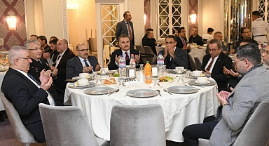 Vali İsmail Ustaoğlu, Edremit’te Düzenlenen İftar Programına Katıldı