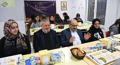 Vali İsmail Ustaoğlu, Öğrencilerle İftar Programında Buluştu