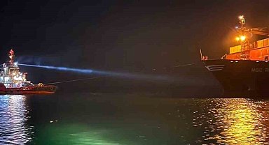 Yeşilköy'de karaya oturan kargo gemisi 13 saat sonra kurtarıldı