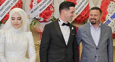 AK Parti Balıkesir İl Başkanı Mehmet Aydemir, Susurluk'ta Genç Çiftin Düğününe Katıldı