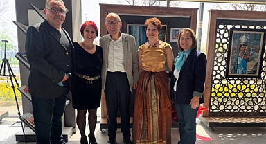 Altıeylül'den Sanata Destek: “İzler” Sergisine Anlamlı Katılım