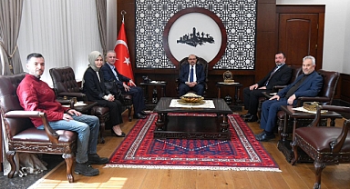 Anahtar Parti Balıkesir İl Başkanı Ahmet Sağlam ve Heyeti, Vali İsmail Ustaoğlu'nu Ziyaret Etti