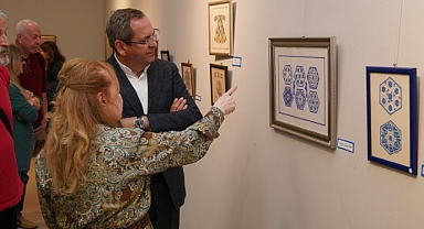 Ayvalık’ta Selçuklu Motifleri Sanatseverlerle Buluştu: “Karma Selçuklu Sergisi” Kapılarını Açtı