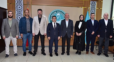 Balıkesir Aile Platformu Heyeti, Üniversite Rektörü Prof. Dr. Yücel Oğurlu’yu Ziyaret Etti