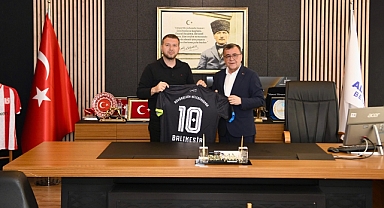 Balıkesir Büyükşehir Belediyespor Kulüp Başkanı Burç Özoğuz’dan Altıeylül Belediyesi’ne ziyaret