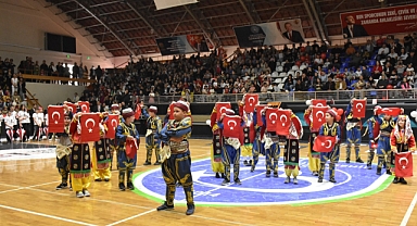 Balıkesir’de 23 Nisan Coşkusu Kurtdereli Spor Salonu’nu Doldurdu