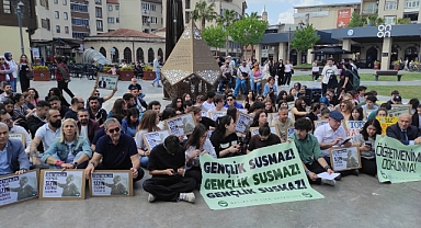 Balıkesir'de Bağımsız Liselilerden Dikkat Çeken Eylem: “Özgür ve Nitelikli Eğitim İçin Buradayız”