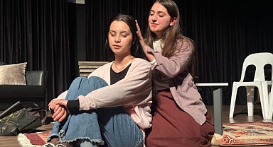 Balıkesir’de Genç Yetenekler Sahne Aldı: Kültür ve Sanat Yarışmalarında Tiyatro Rüzgârı Esti