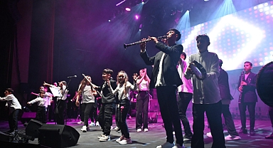 Balıkesir’de Roman Gençlik Orkestrası Sahne Aldı