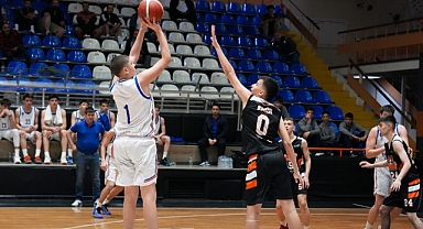 Balıkesir’de U-14 Erkekler Türkiye Şampiyonası Başladı