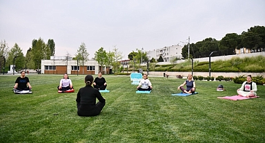 Balıkesir Kent Konseyi, Kadın Atölyeleri Kapsamında “Yoga ve Nefes Atölyesi” Düzenledi