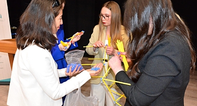 Balıkesir Üniversitesi’nde Dünya Biyologlar Günü Bilimsel Etkinliklerle Kutlandı
