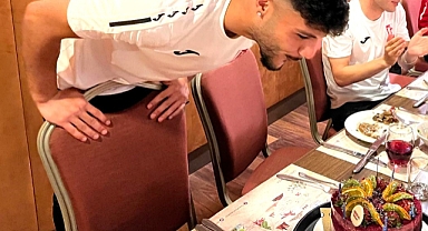 Balıkesirspor'dan Yiğit Epözdemir’e Maç Öncesi Doğum Günü Sürprizi