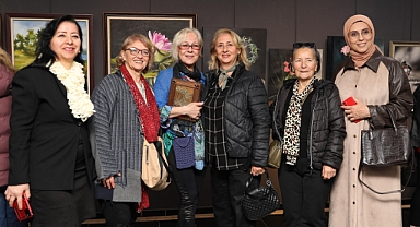 Bandırma’da Sanatın Renkli Yolculuğu: “İz Bırakan Fırçalar” Sergisi Açıldı