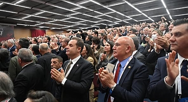 Başkan Ahmet Akın, CHP 21. Olağanüstü Kurultayı'na Katıldı: 