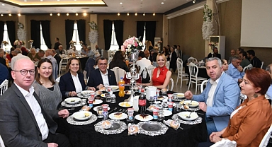 Başkan Hakan Şehirli, ADD Balıkesir Şubesi’nin Dayanışma Programına Eşiyle Katıldı