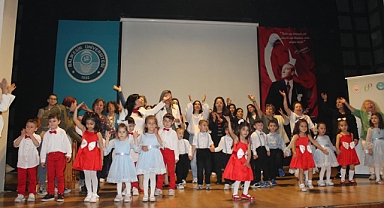 BAÜN 60+ Tazelenme Üniversitesi ve Karesi Anaokulu Öğrencilerinden Kuşaklararası Etkili İletişim Etkinliği