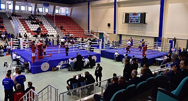 BAÜN'de Kick Boks Heyecanı: Türkiye Şampiyonası Nefes Kesti, BAÜN’lü Sporcular Madalyalara Ambargo Koydu