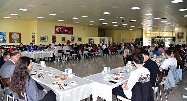 BAÜN Rektörü Prof. Dr. Yücel Oğurlu, Sporda Zirveye Ulaşan Öğrencileriyle Buluştu