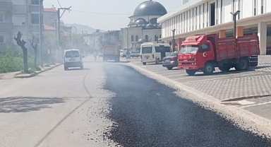 Bigadiç Belediyesi, İlçe Merkezinde Asfaltlama Çalışmalarını Hızla Sürdürüyor