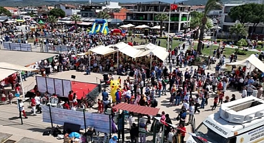 Burhaniye Belediyesi 23 Nisan Ulusal Egemenlik ve Çocuk Bayramı’nı Coşkuyla Kutladı