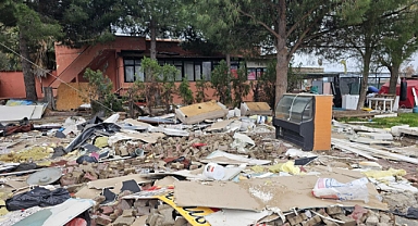 Burhaniye Belediyesi Kaçak Yapılarla Mücadelede Kararlı: Yıkım Çalışmaları Devam Ediyor